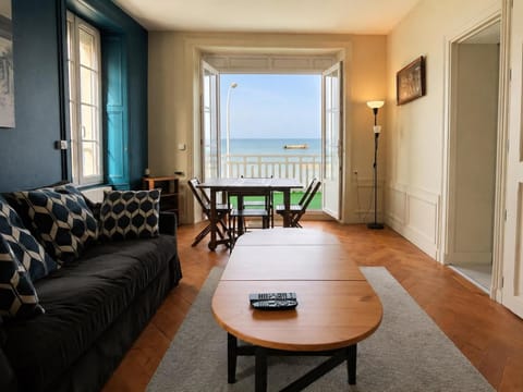 Living room, Sea view
