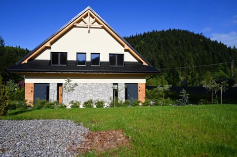 Property building, Spring, Day, Natural landscape, Garden, Garden view