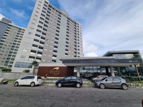 Restaurant/places to eat, Swimming pool