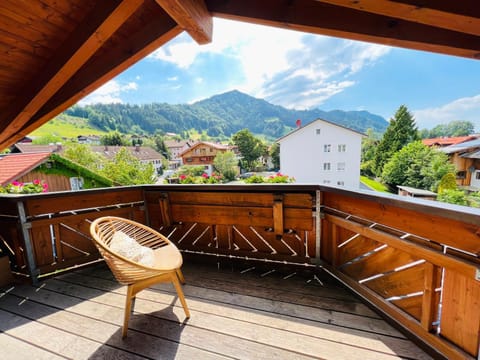 Balcony/Terrace, Mountain view