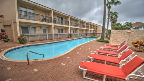 DOLPHIN 23 condo Apartment in South Padre Island