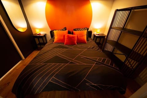 Bed, Photo of the whole room, Bedroom