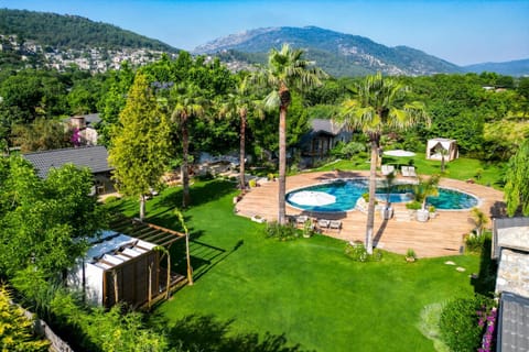 Property building, Restaurant/places to eat, Mountain view, Swimming pool