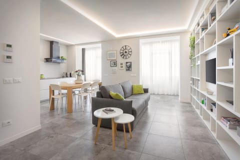 Rocca Terrace Apartment in Garda