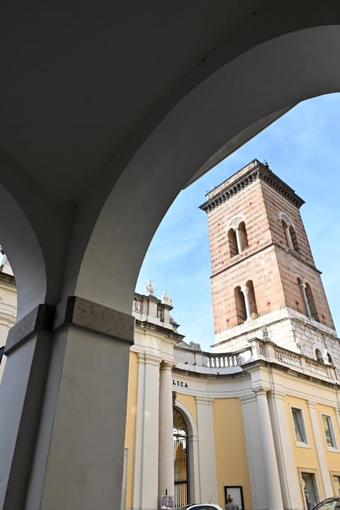 Day, Landmark view