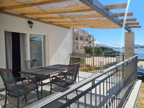 Sea View Apartment - first row to the beach Apartment in Zadar County