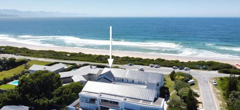 Beachy Head Hideaway 9 - Overlooks Rob 5 Beach Apartment in Plettenberg Bay