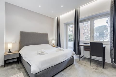 Photo of the whole room, City view, Street view