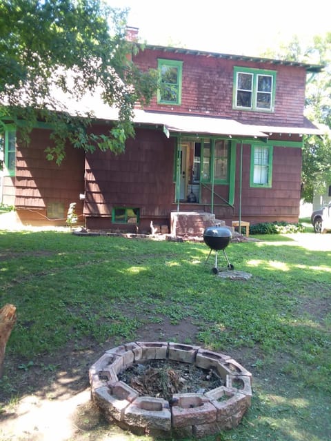 Hemlock House House in Hurley