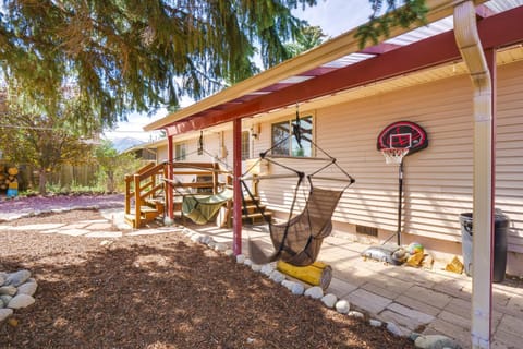 Private Yard, Walk to River Buena Vista Retreat! House in Buena Vista