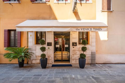 Property building, Facade/entrance