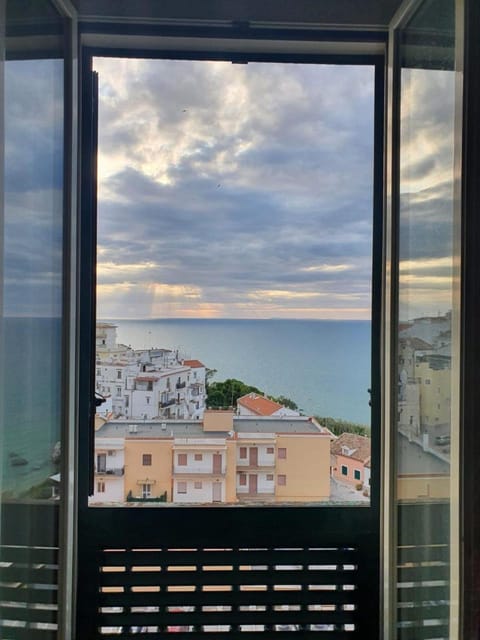 View (from property/room), City view, Sea view, Sea view