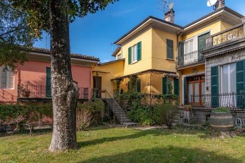 Property building, Garden, Garden view