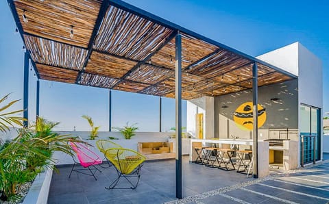 Balcony/Terrace, sunbed
