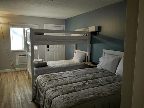 Shafer Lakeside Resort Hotel in Indiana