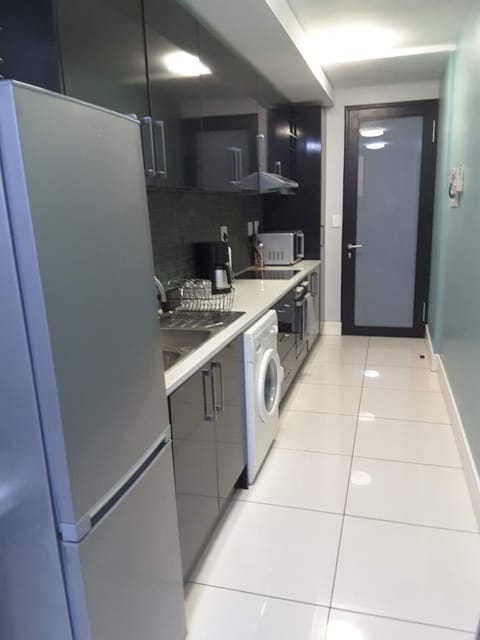 Kitchen or kitchenette, minibar, pet friendly, stove