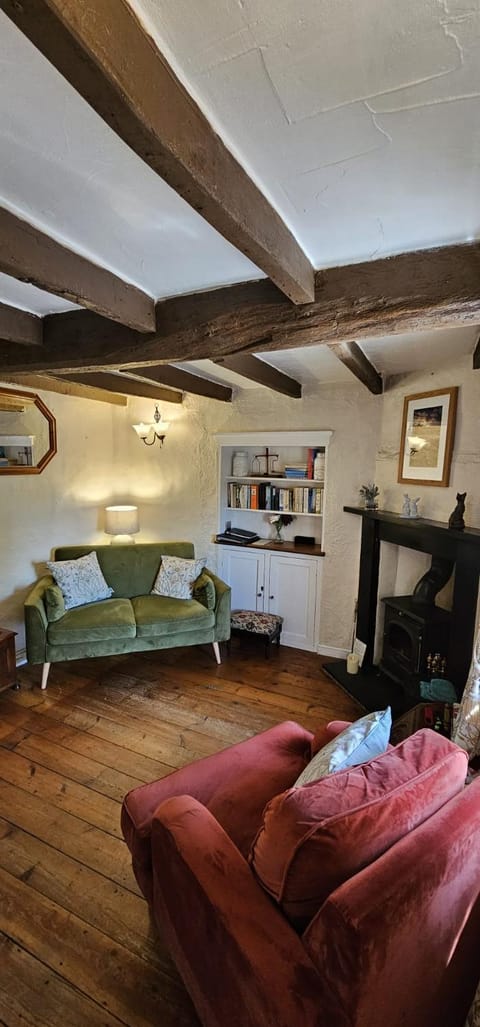 Puzzle Cottage, Quirky Dales Cottage for 2 House in England