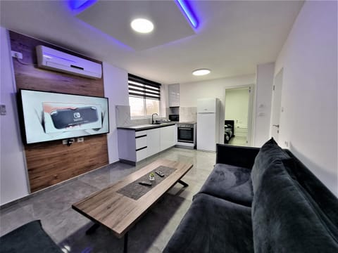 Kitchen or kitchenette, Living room