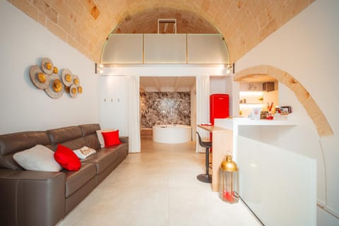 Bed, Kitchen or kitchenette, Living room, Photo of the whole room, Seating area, Bedroom