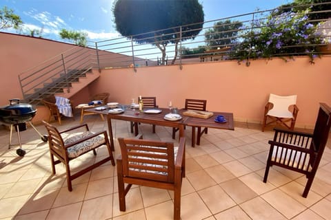 Patio, Seating area, Dining area