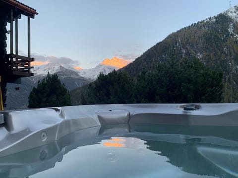 Hot Tub, Hot Tub, Mountain view