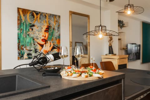 Kitchen or kitchenette, Food and drinks, Food, minibar