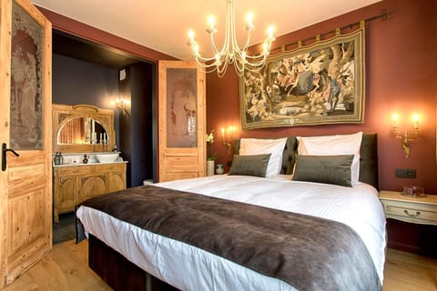 Shower, Bed, Bathroom, TV and multimedia, Coffee/tea facilities, Kitchen or kitchenette, Food and drinks, Photo of the whole room, Business facilities, Decorative detail, Bedroom, City view, Breakfast, Drinks, Alcoholic drinks, Non alcoholic drinks, heating, internet, locker, minibar, oven, toaster, towels, wardrobe, wedding, elevator