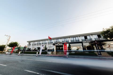 Property building, Day