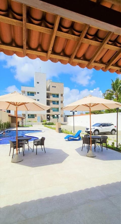 Property building, Day, Swimming pool