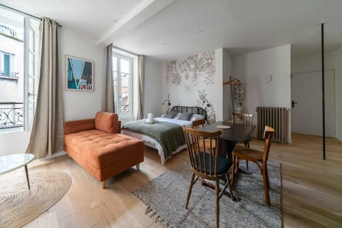 Living room, Photo of the whole room, Bedroom