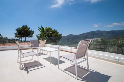 Patio, Spring, Day, Natural landscape, View (from property/room), Balcony/Terrace, Mountain view, sunbed