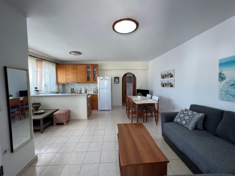 Facade/entrance, Living room, kitchen