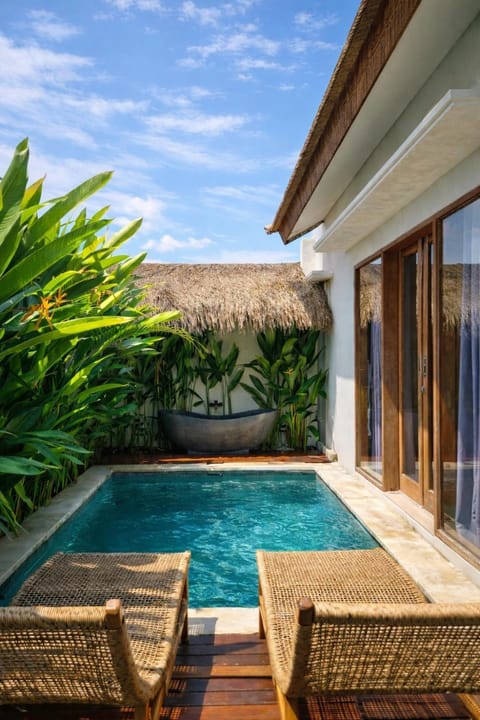 Property building, Pool view, Swimming pool