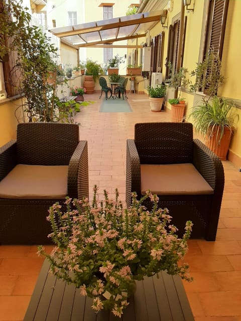Patio, Garden view