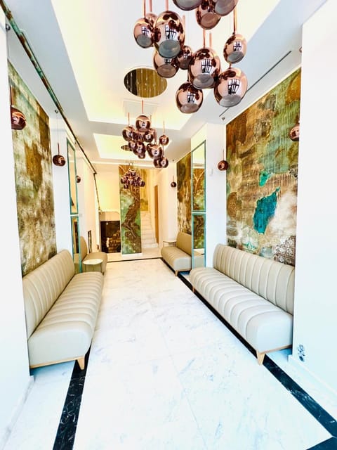 Lobby or reception, Internal: Not applicable to any particular room