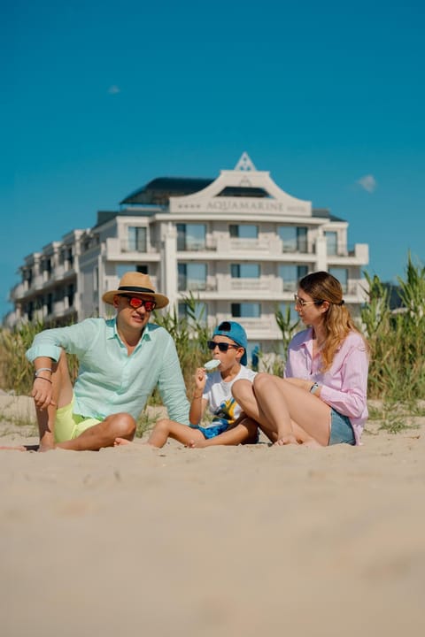 Day, People, Natural landscape, Beach, Guests, Sea view, children, group of guests, Family