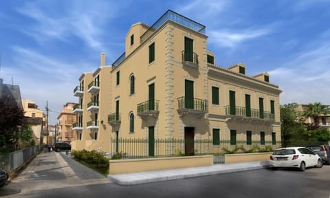 Property building, Day, Neighbourhood, Location, Parking