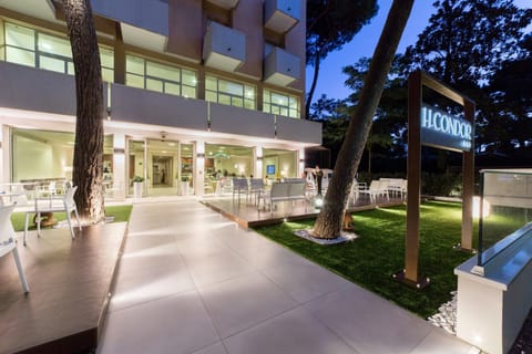 Property building, Facade/entrance, Night, Garden, Table tennis