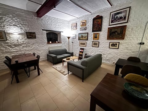 Communal lounge/ TV room, Breakfast