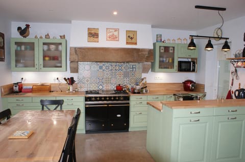 Kitchen or kitchenette, dishwasher, minibar, pet friendly, stove, kitchen, Internal: Not applicable to any particular room