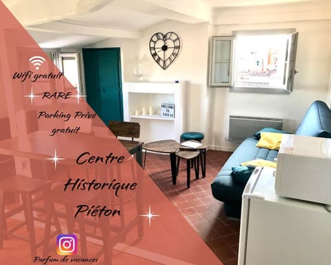 TV and multimedia, Living room, Text overlay