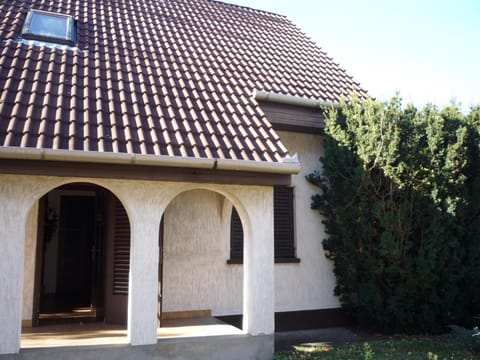 Facade/entrance