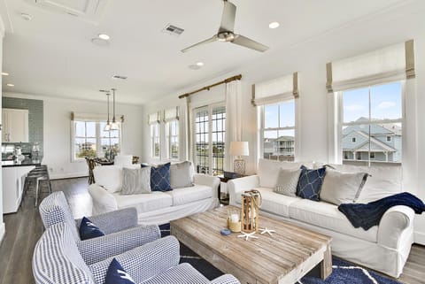 Living room, Seating area, furniture