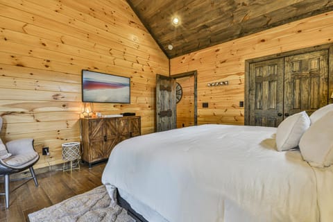 Highlands Retreat the Perfect Cabin for your relaxing experience Cabin in Mineral Bluff