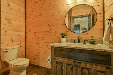 Highlands Retreat the Perfect Cabin for your relaxing experience Cabin in Mineral Bluff