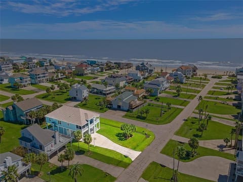 Property building, Neighbourhood, Natural landscape, Bird's eye view, Beach