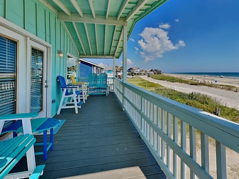 Patio, View (from property/room), Balcony/Terrace, Seating area, Beach, Sea view