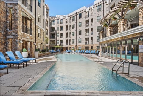 Property building, Swimming pool, sunbed