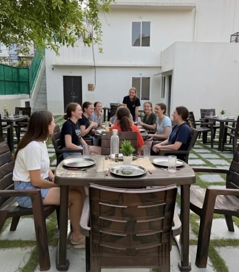 Restaurant/places to eat, Seating area, Dining area, Guests