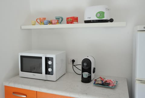 Coffee/tea facilities, minibar